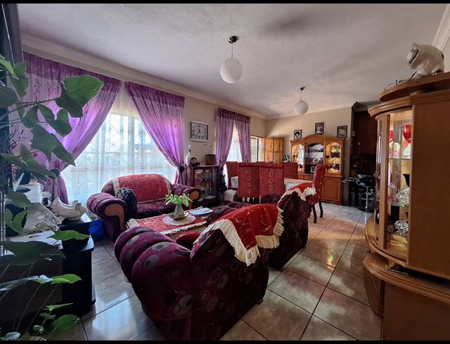 2 BEDROOM FLAT FOR SALE IN BERGSIG